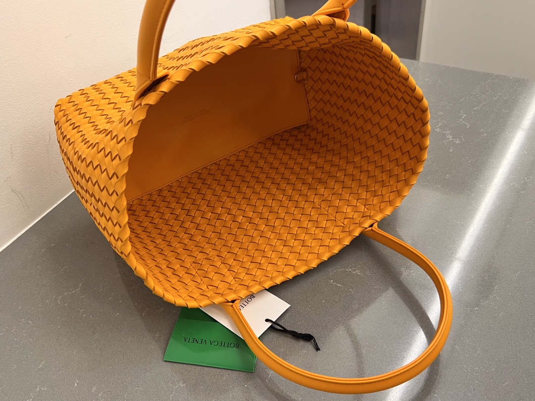 Small Cabat Intreccio Leather Tote Bag Orange 